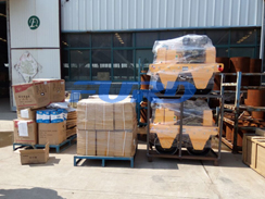 福瑞得今日發(fā)貨：外貿(mào)出口壓路機20臺；國內(nèi)訂購一臺激光整平機，13臺壓路機