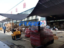 福瑞得機(jī)械微動(dòng)態(tài)--座駕壓路機(jī)、手扶壓路機(jī)、灌縫機(jī)包裝發(fā)貨