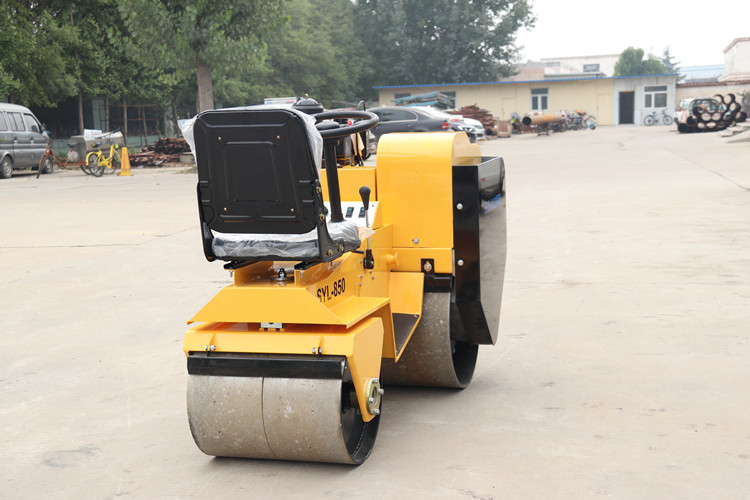 小型壓路機(jī)在城市的美化中越來越常見，它的結(jié)果又如何呢？